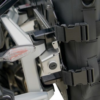 Sacoche latérale Khali en TPU 35L - 45L + plaque en aluminium droite BMW R1300GS ADV