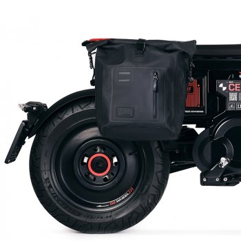 Sacoche latérale Khali en TPU + Cadre droit BMW CE 02