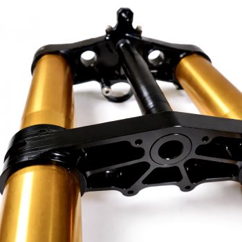 Fourche Ténéré 700 RXF 48 complète avec plaques