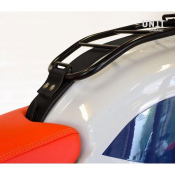 Porte-bagages avec bande de réservoir marron