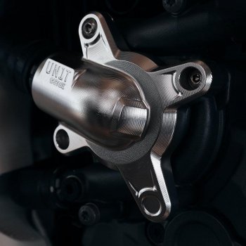 Protection pompe à eau Ducati V2