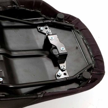 Selle en cuir marron, toile R850R-R1100R