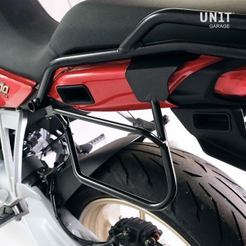 Moto Guzzi V100 Mandello cadre gauche